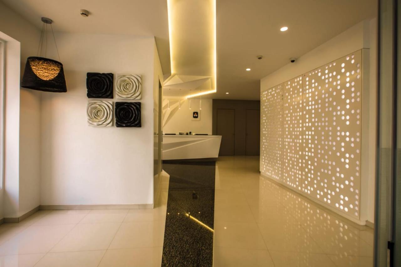 The Mayberry -A Bergamont Group Of Hotels Tiruppur Ngoại thất bức ảnh